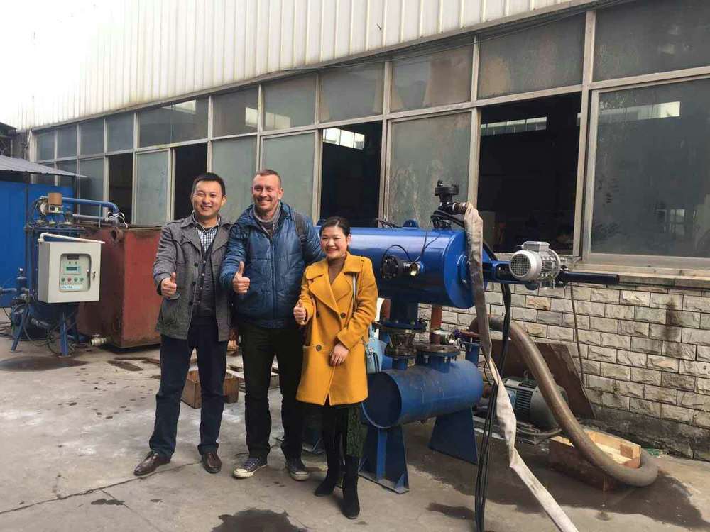 俄羅斯客戶(hù)到我公司來(lái)驗收過(guò)濾器